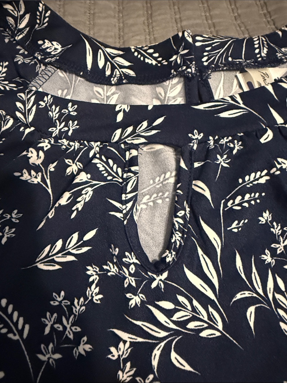 2X Floral Top - Picture 2 of 5